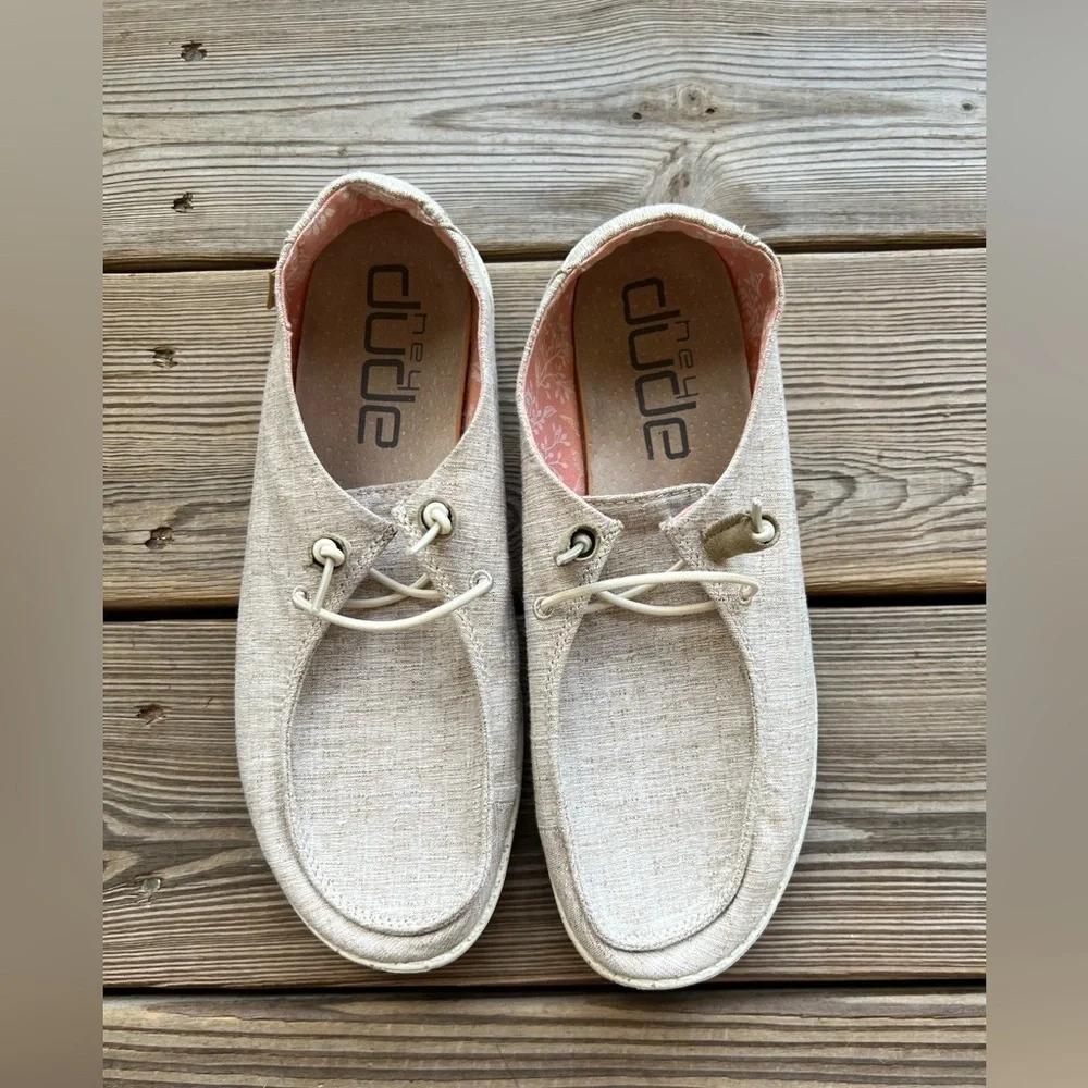 Hey Dude Women’s Chambray White Nut Sz 9